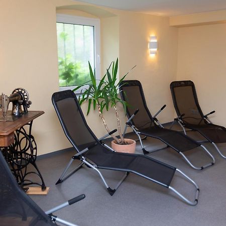 Moderne Ferienwohnung In Alter Villa Georgenthal  Buitenkant foto